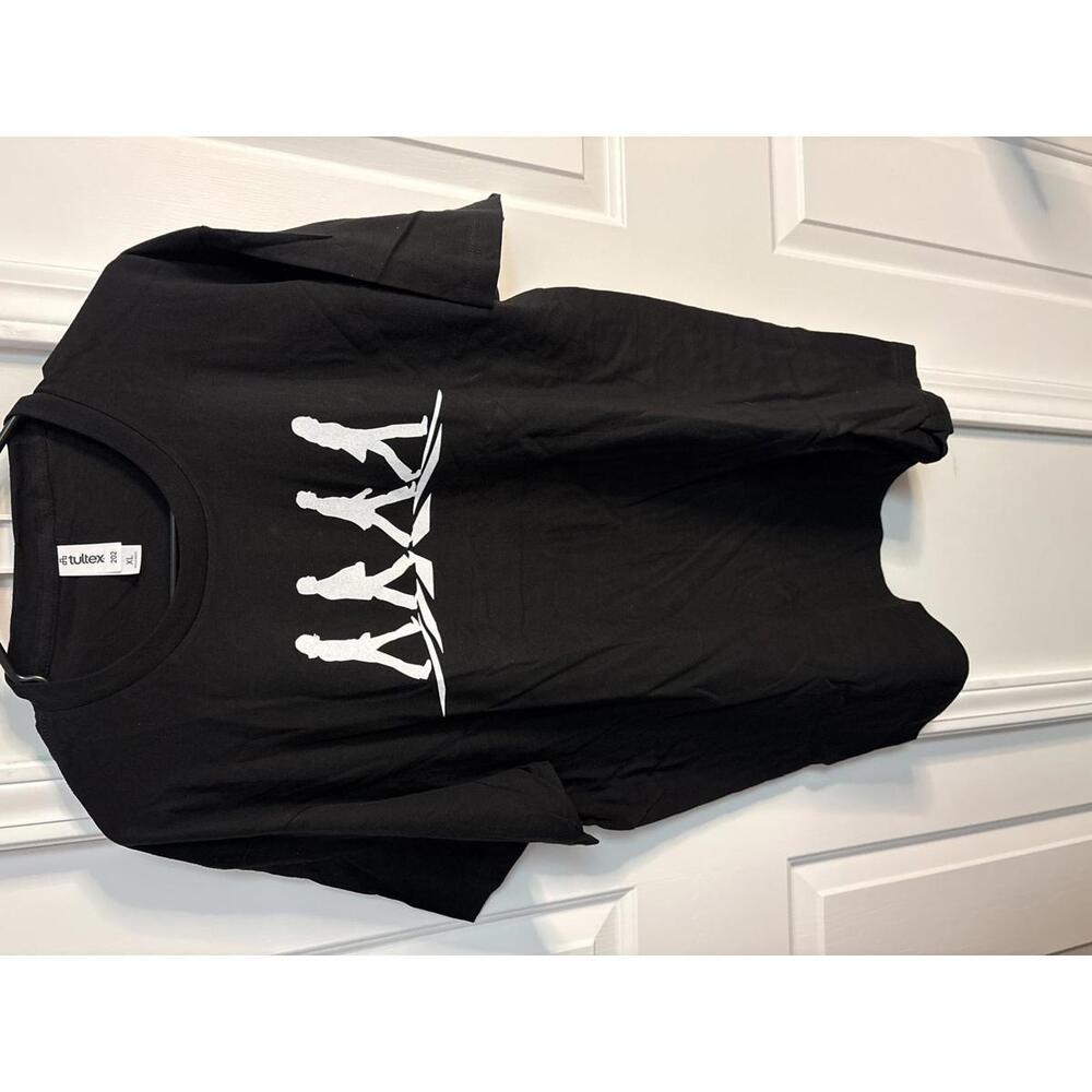 Tultex XL Black T-Shirt with White Silhouette Print 477